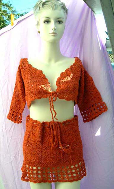 Ladies summer urban wear exprexx exchange import supplier wholesales Fun summer skirt and top set in red knit design, Shirt is half sleeved and skirt has drawstring waist and wide knit pattern 