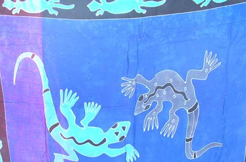 Online fashion collection catalog supplies Gecko pattern sarong in blue colors at wholesale cost