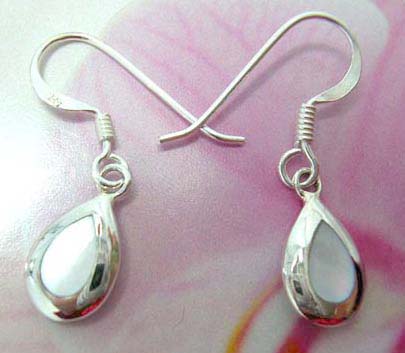 Fish hook sterling silver water-drop earring with white mother of seashell embedded