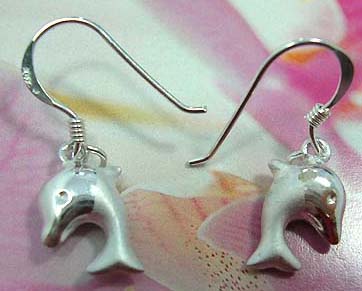 Gift jewelry wholesale sterling silver earring with half white and half silver color dolphin , fish hook back