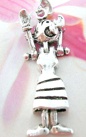 Carved-out classical 3-wheel car design Thailand made solid sterling silver charm pendant with movable wheels
Weight: 4.10 grams
Size: 20mm x 20mm