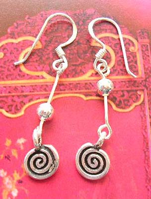 Fashionable jewelry at great price in sterling silver earrings with long chain spiral pattern
