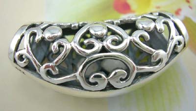 Qualtiy mother-of-pearl jewelry pendant slide gift set, sterling silver filigree pendant with black and white mother of pearl in flower design   