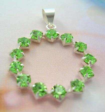 Fashion teen gift Cz charm wholesaler supply sterling silver pendant with multi rounded green Cz    