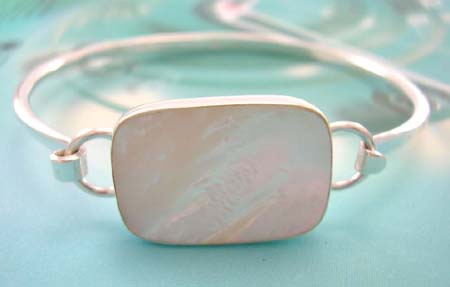 Custom mother-of-pearl jewelry fashion supplier supply sterling silver bangle with rectangular white mother of pearl in middle                
