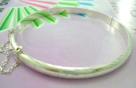 Jewelry gift shop for teens online wholesale supplier in sterling silver plain bangle with mini chain                       